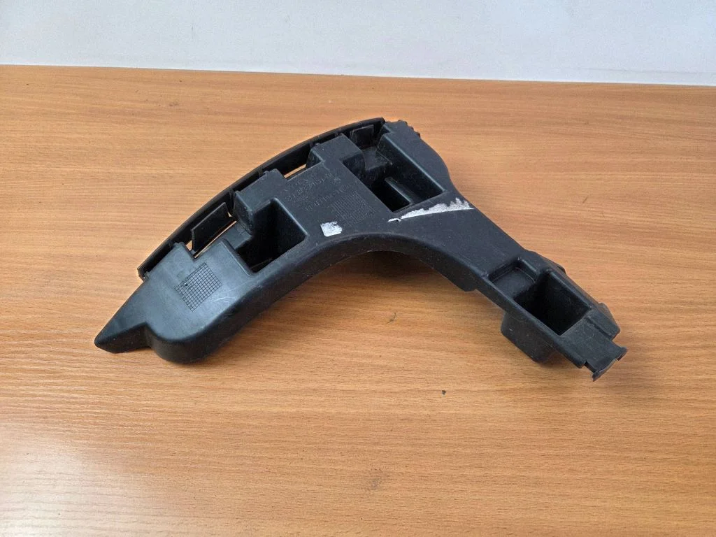 Aizmugurējā bufera turētājs – Volvo XC60 (2014-2016)