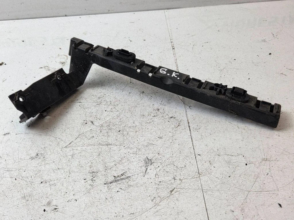 Rear bumper mounting bracket 51818345