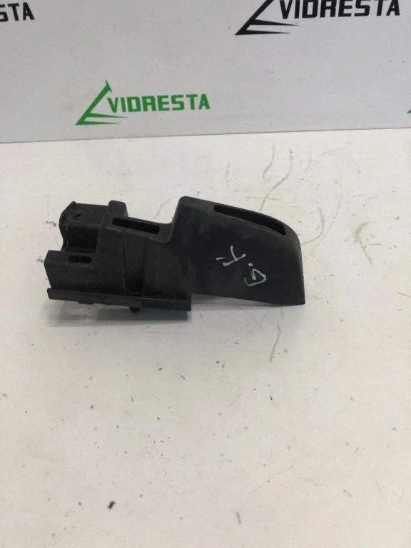 Rear bumper mounting bracket 9816808580