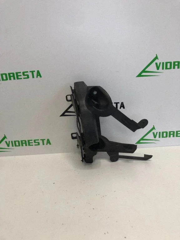 Rear bumper mounting bracket – Peugeot 2008 I (2013-2019)