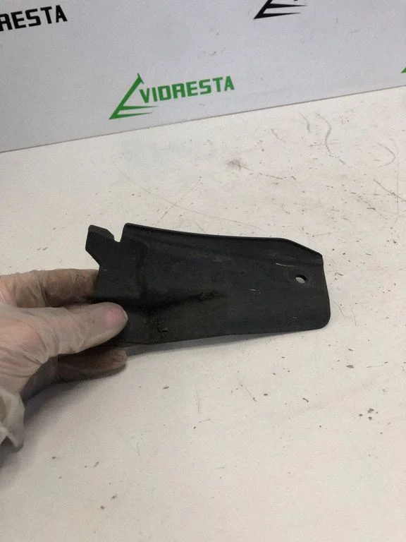Rear bumper mounting bracket 564682821