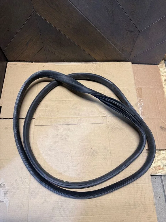 Loading door rubber seal (on body) – Volvo XC60 (2009-2013)