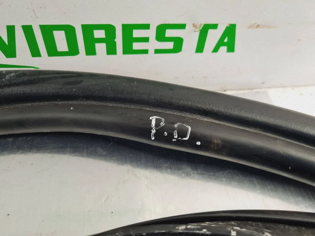 Esiukse tihend (kere pool) – Mercedes-Benz Vito Viano W447 (2014-)