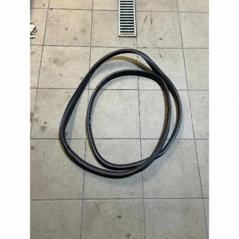 Front door rubber seal – right