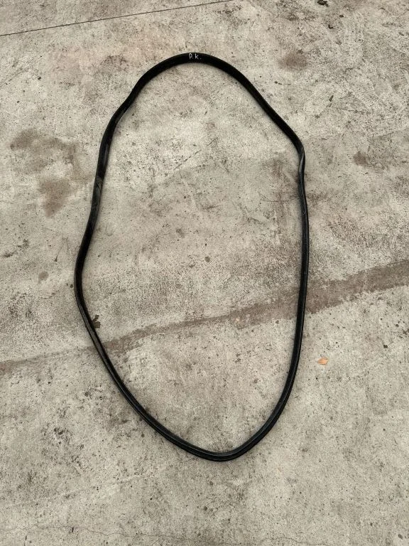 Front door rubber seal