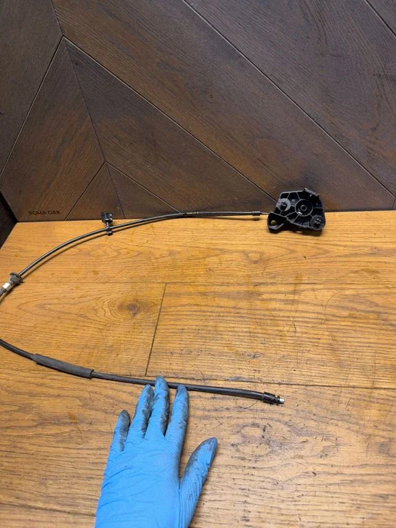 Mootorikapoti avamiskäepide