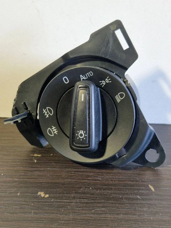 Light switch 5E2941565