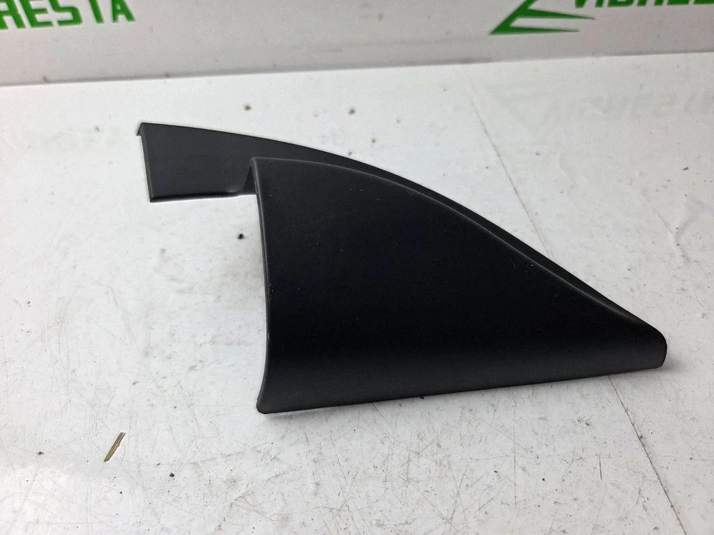 Välispeegli plastkate – parem