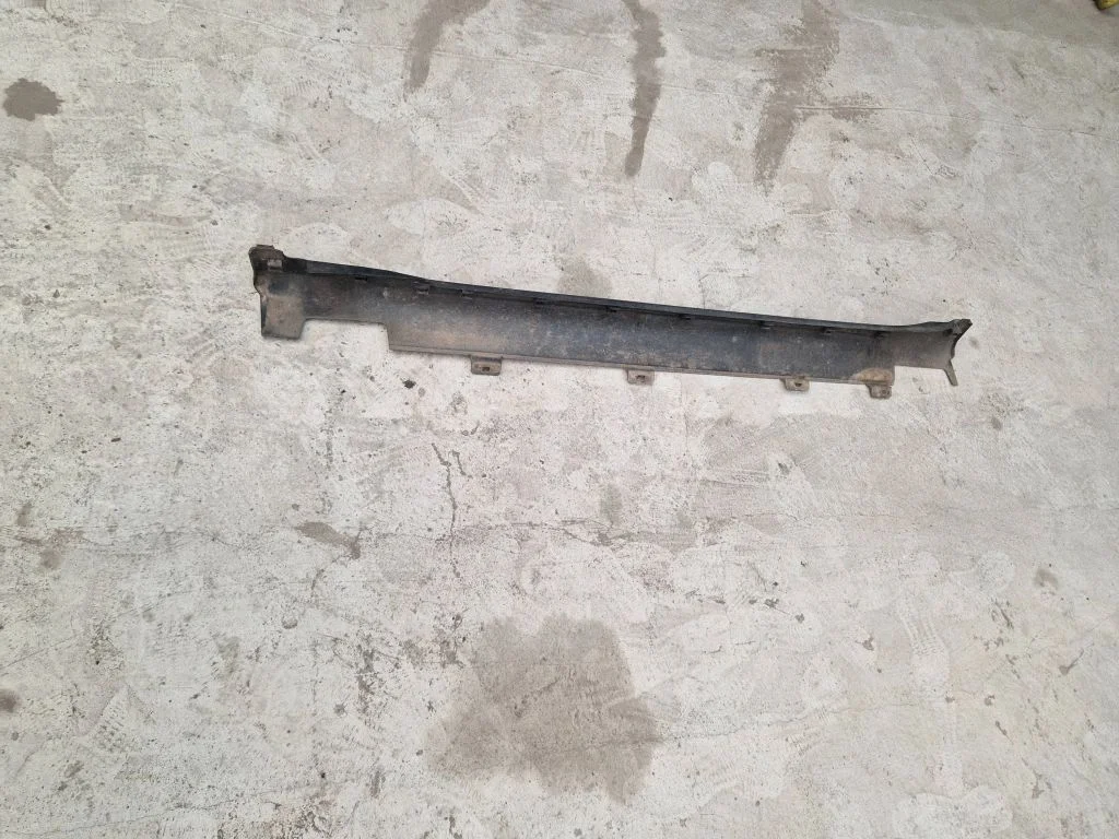 Sill 71800T7WA010