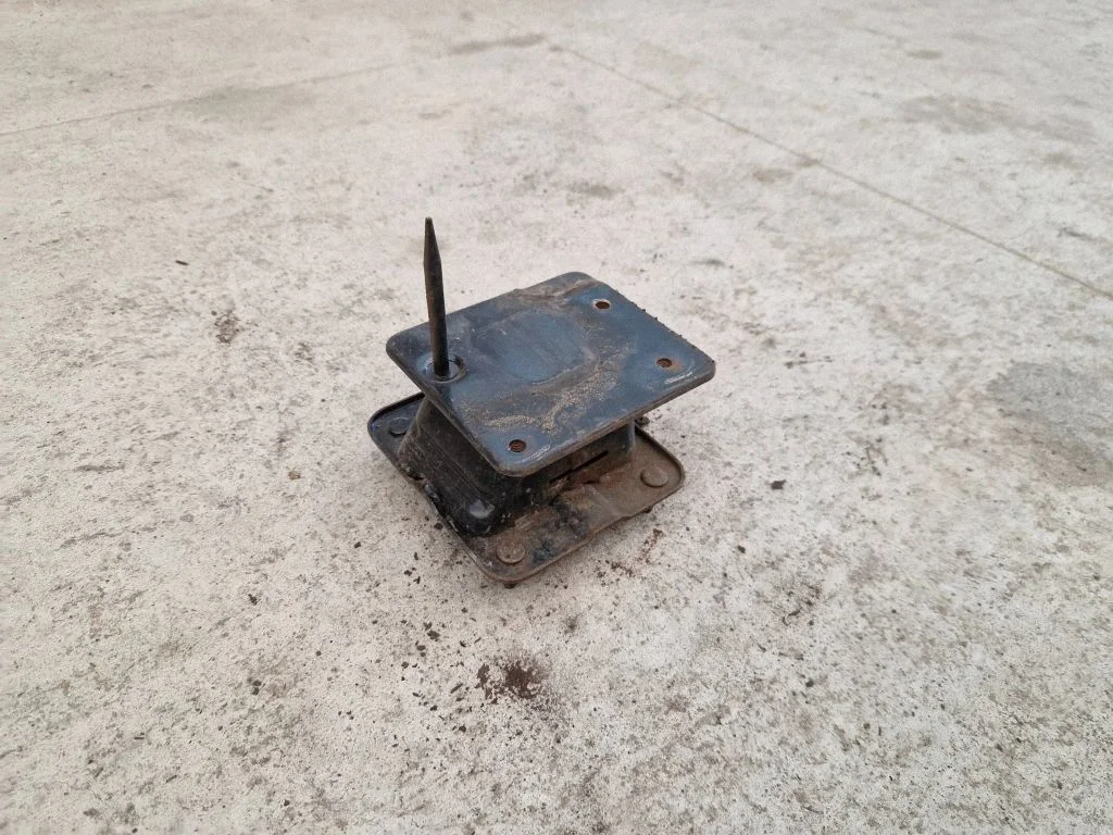 Radiaatori tugipaneeli klamber