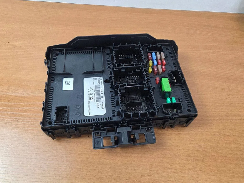 Drošinātāju bloks JX6T15604SCG