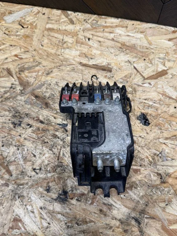 Fuse module 9812078180