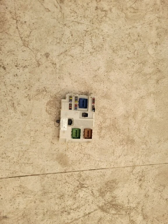 Fuse module – Volvo XC60 (2009-2013)