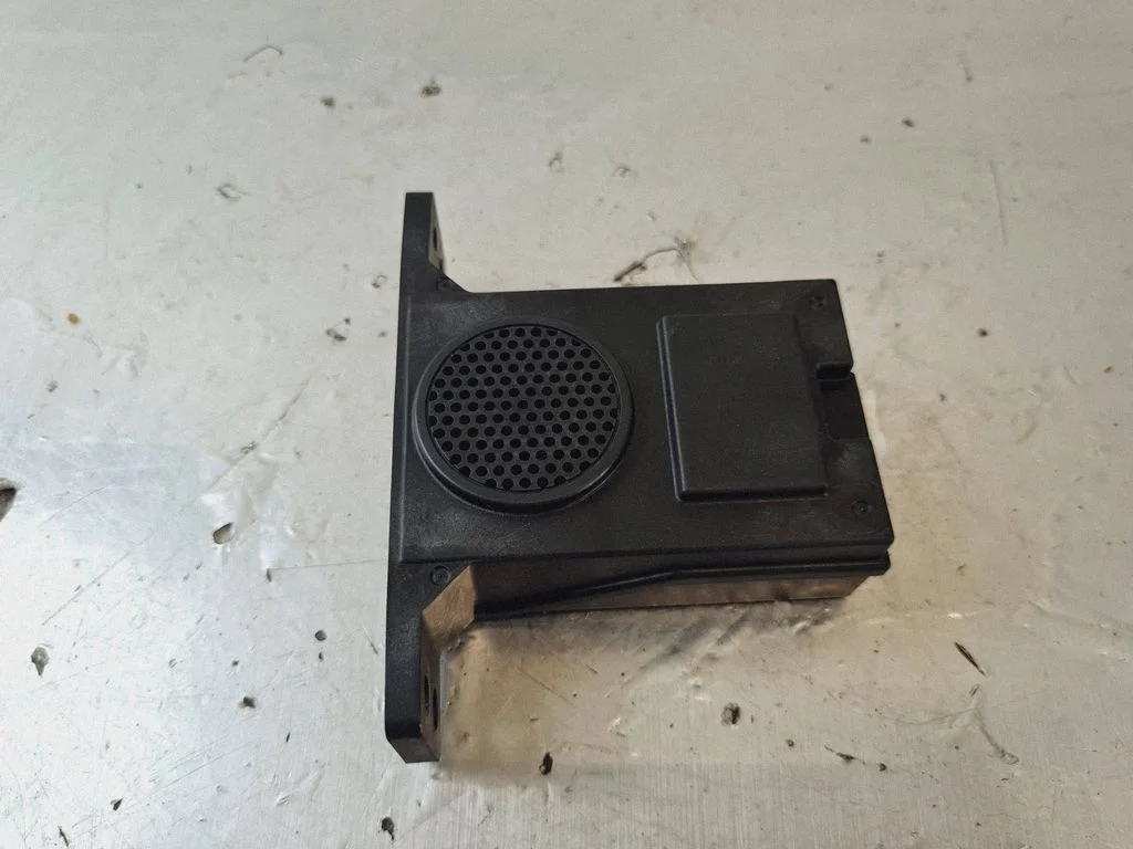 Horn signal 281523NA0A – Nissan Leaf I (ZE0) (2010-2017)