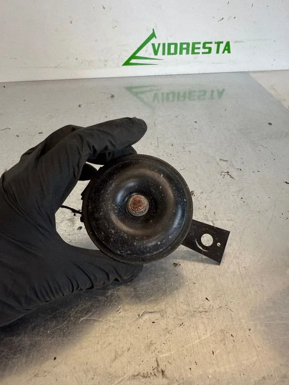 Horn signal – Nissan Leaf I (ZE0) (2010-2017)