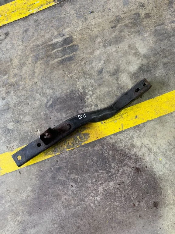 Radiator support slam panel bracket – front right