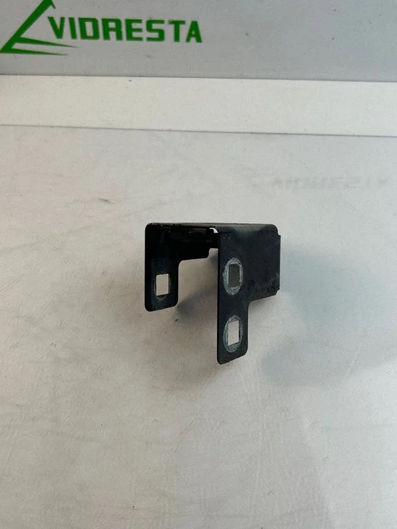 Radiator support slam panel bracket 641800005R