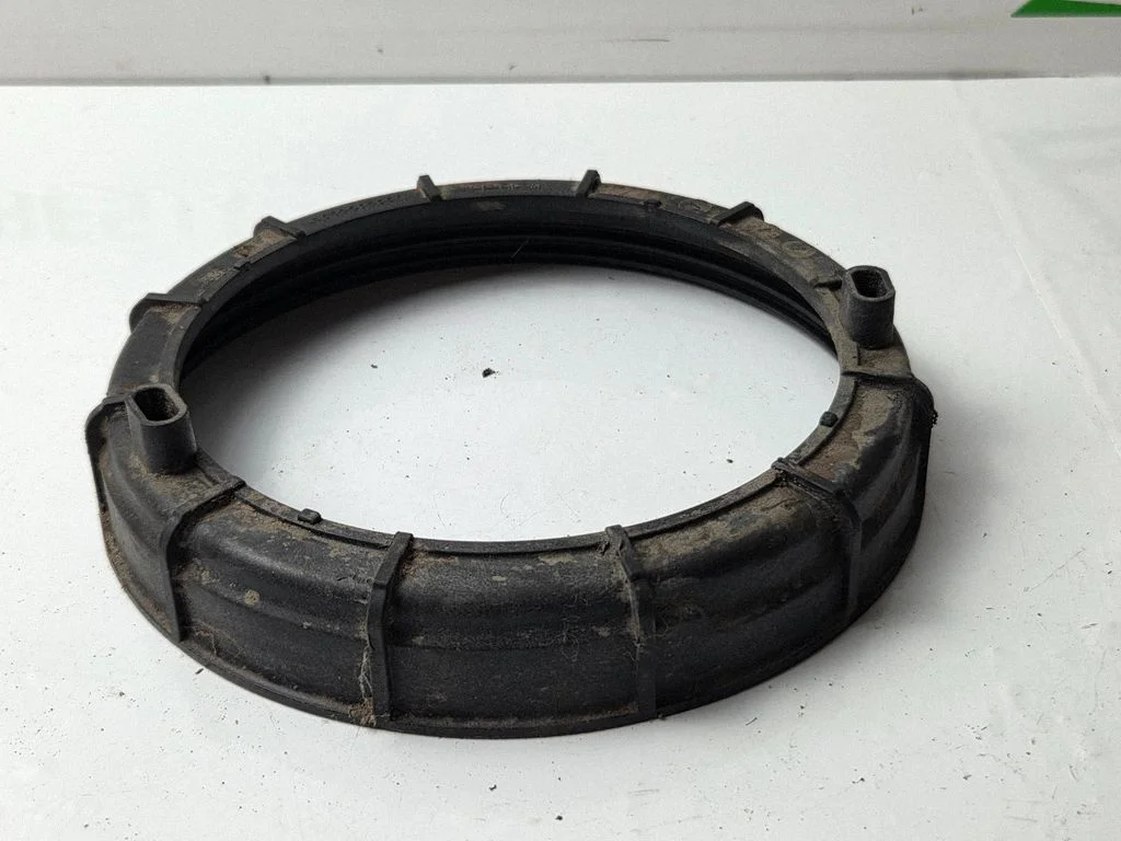 In tank fuel pump screw locking ring/nut 9633283880