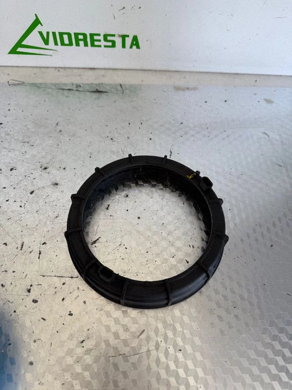 In tank fuel pump screw locking ring/nut 9633283880