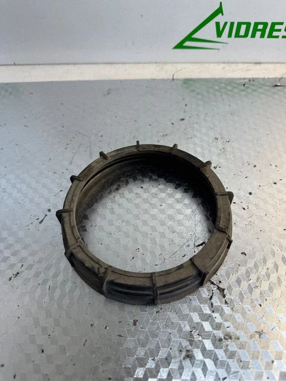 In tank fuel pump screw locking ring/nut 45298