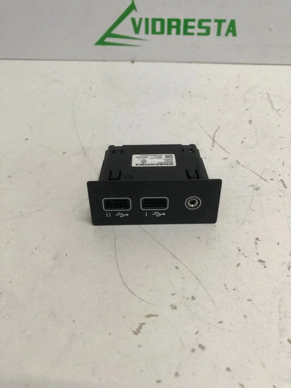 USB socket connector – Renault Clio V (2019-2025)