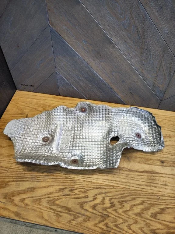 Exhaust heat shield 25182142