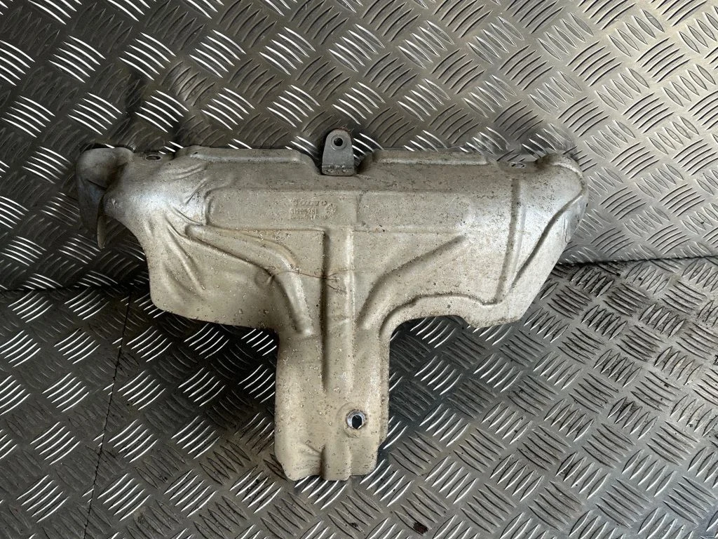 Exhaust heat shield – Volvo V60 (2011-2013)