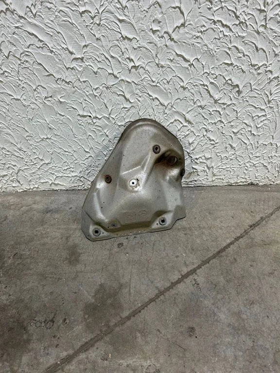 Exhaust heat shield F51S