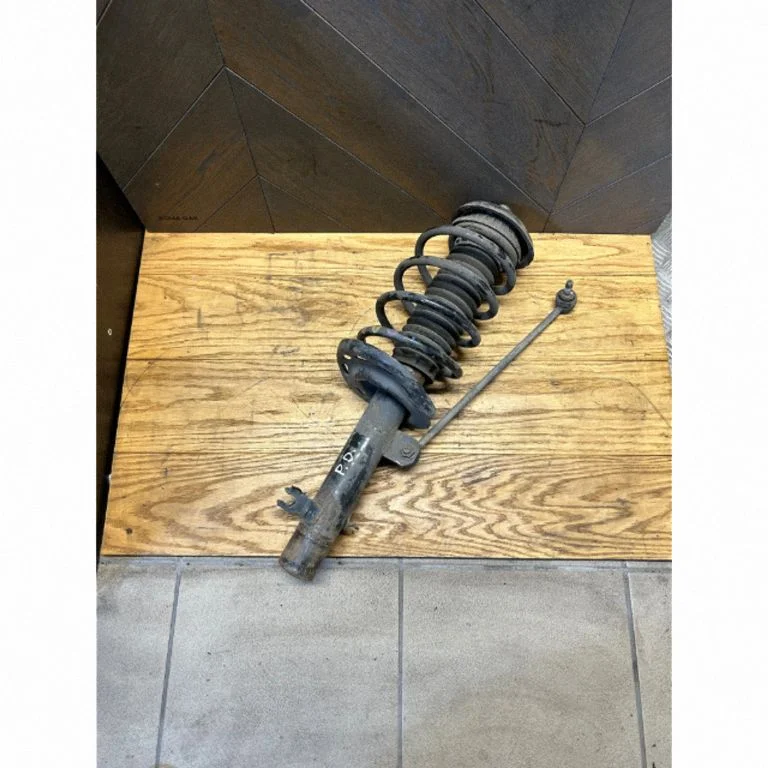 Front shock absorber with coil spring – Peugeot 2008 I (2013-2019)