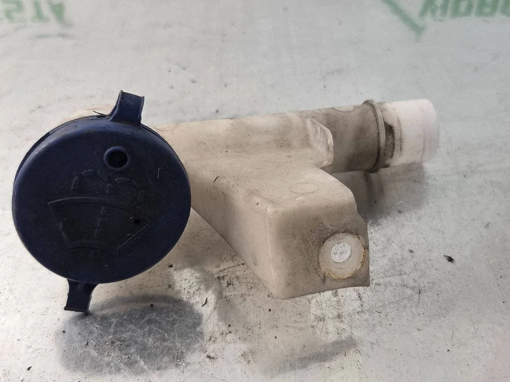 Window washer liquid tank fill tube – Peugeot 308 (2013-2021)