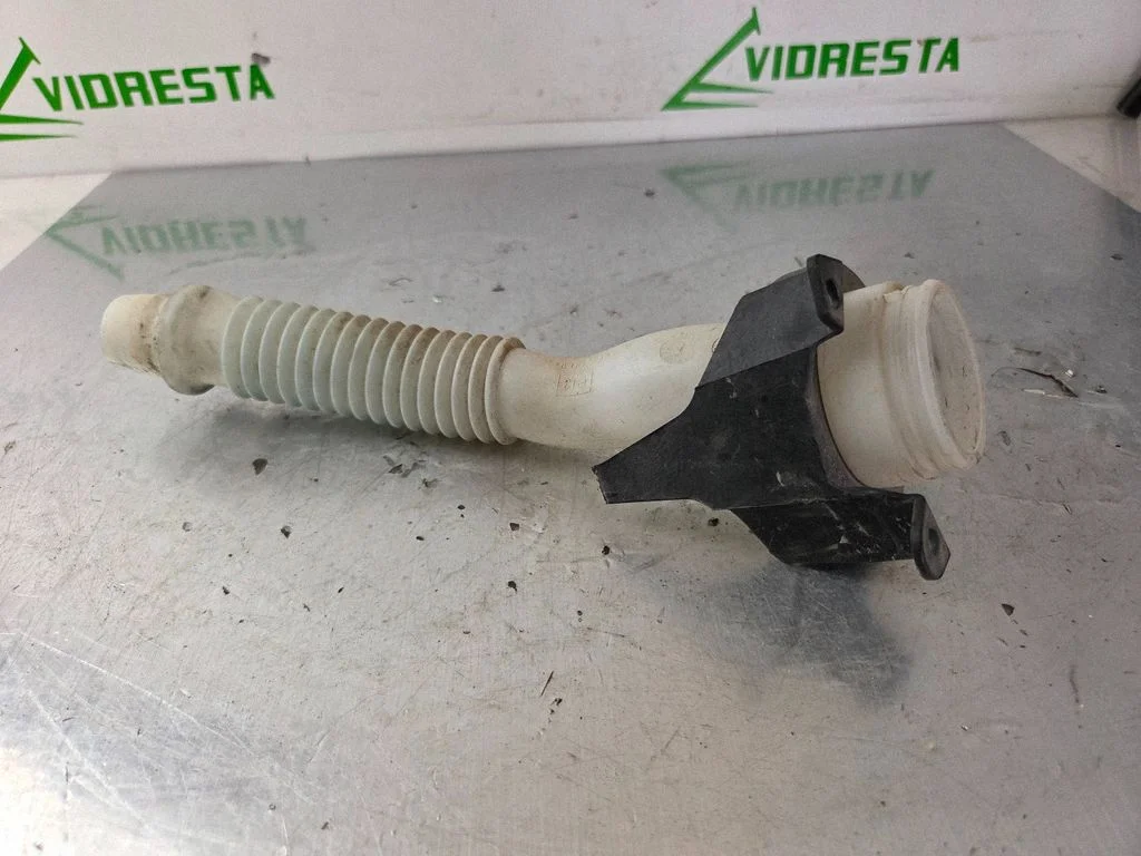 Klaasipesuvedeliku paagi täitetoru DT1117B644AD