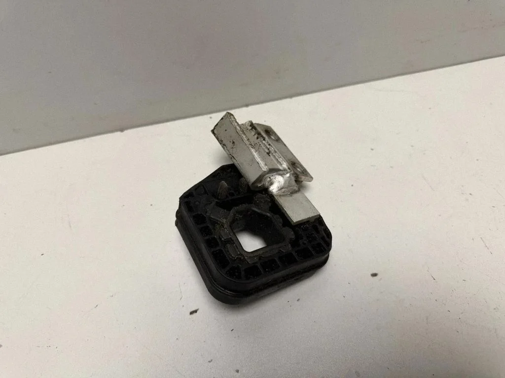 Radiator support slam panel bracket – BMW X7 G07 (2018-)