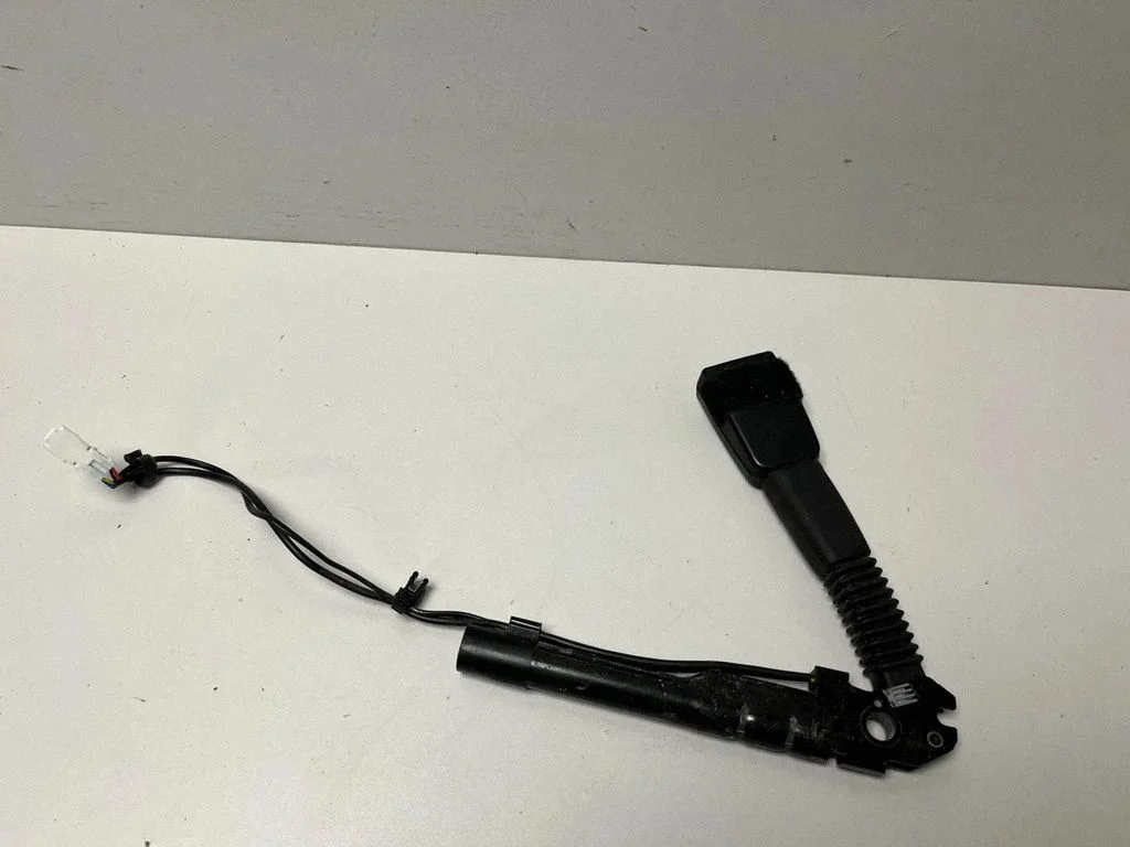 Front seatbelt buckle – BMW 4 Series F36 Gran coupe (2017-)