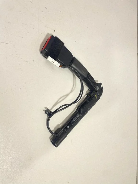 Front seatbelt buckle – BMW 4 Series F32 F33 (2013-2020)