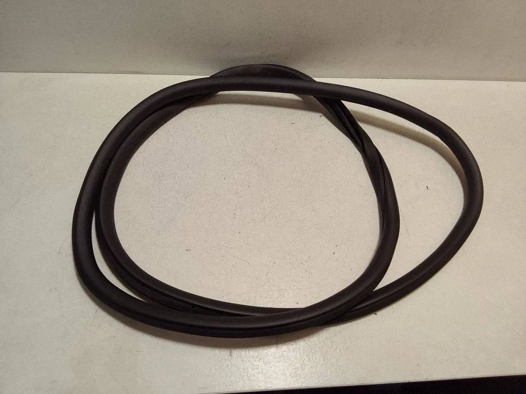 Rear door rubber seal (on body) – Mercedes-Benz E-Class W214 (2024-)