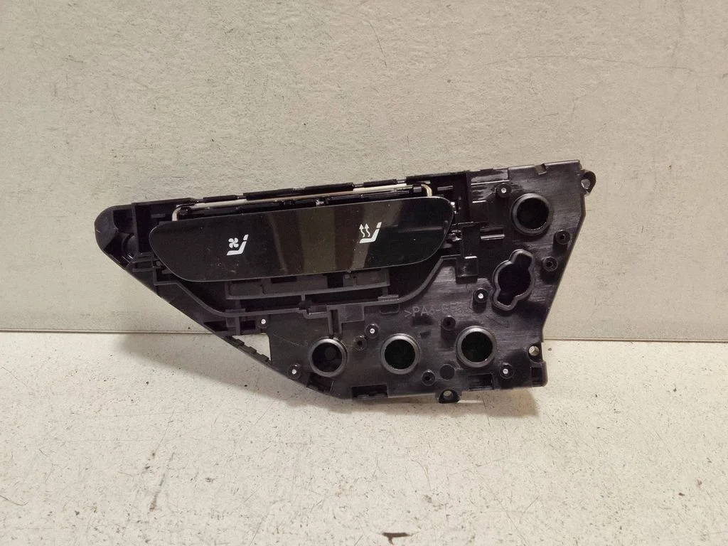 Seat heating switch – Mercedes-Benz E-Class W214 (2024-)