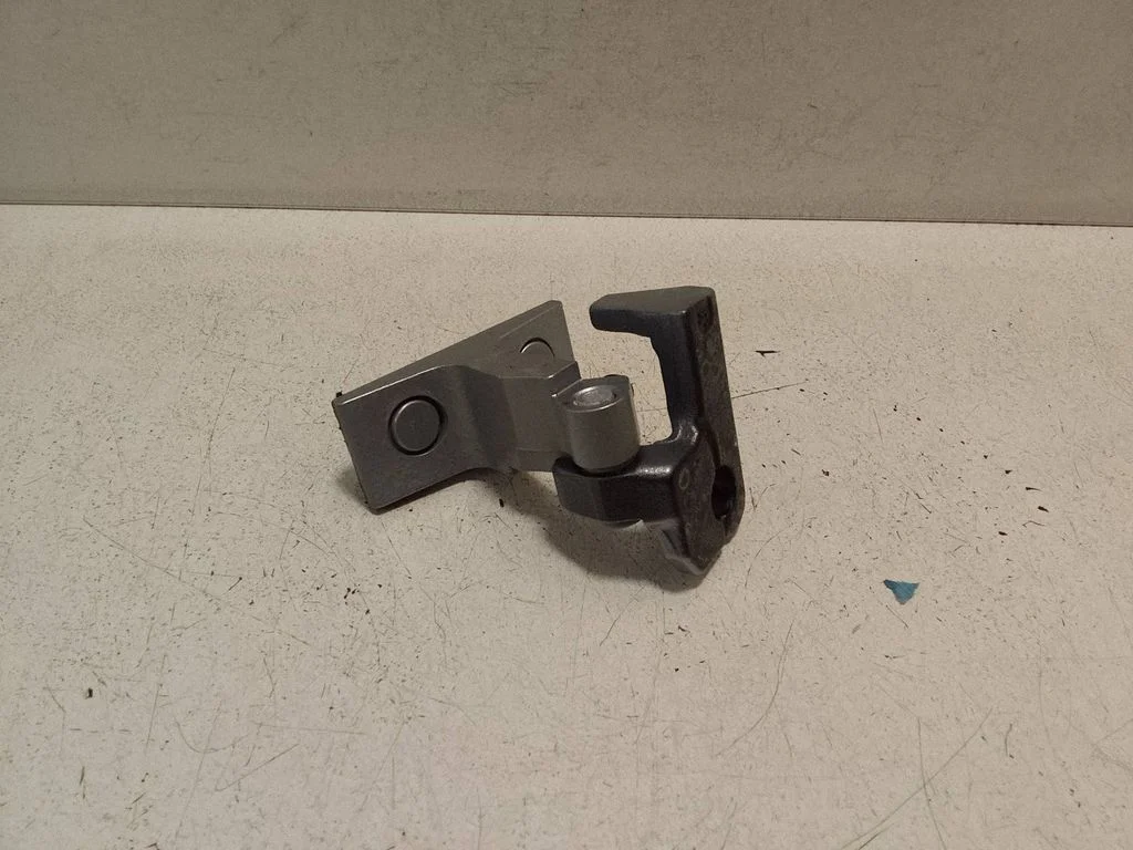 Front door lower hinge – Mercedes-Benz E-Class W214 (2024-)