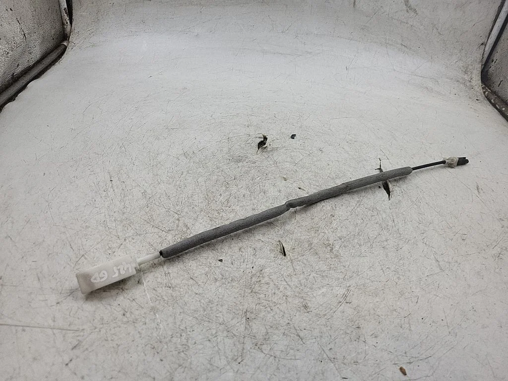 Rear door cable line – rear right