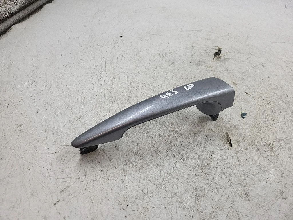 Rear door exterior handle – rear right