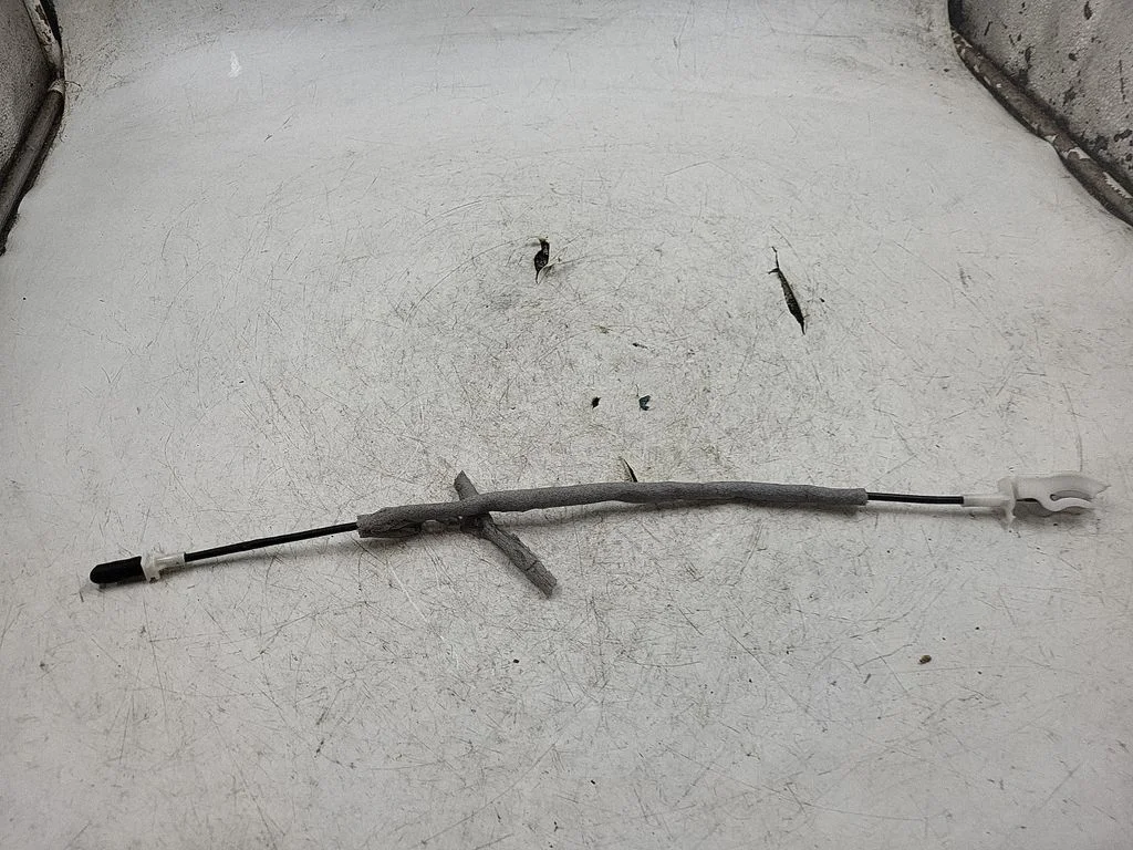 Front door cable line – front right