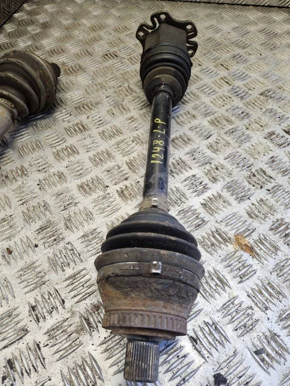Front driveshaft 8E0407271BE