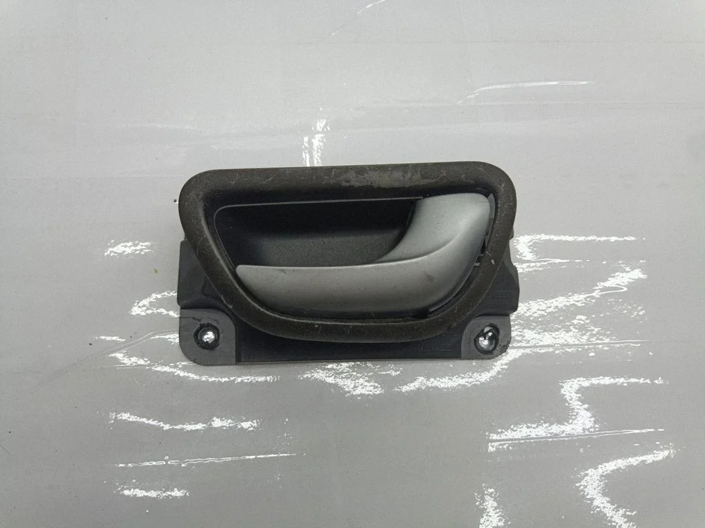 Esiukse sisemine käepide – Volvo S80 (1999-2003)