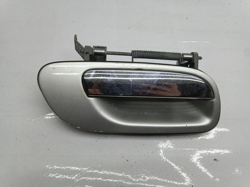 Esiukse välimine käepide Z410