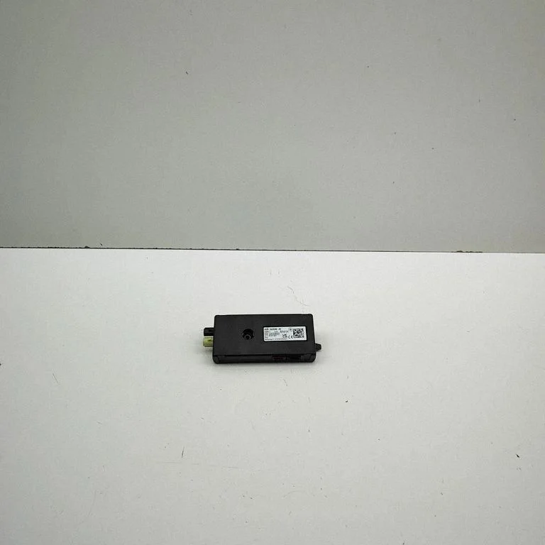 Antenas pastiprinātājs – BMW iX3 G08 (2020-)