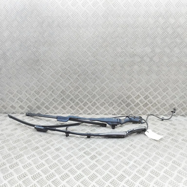 Priekšējā stikla tīrītājs 31457317