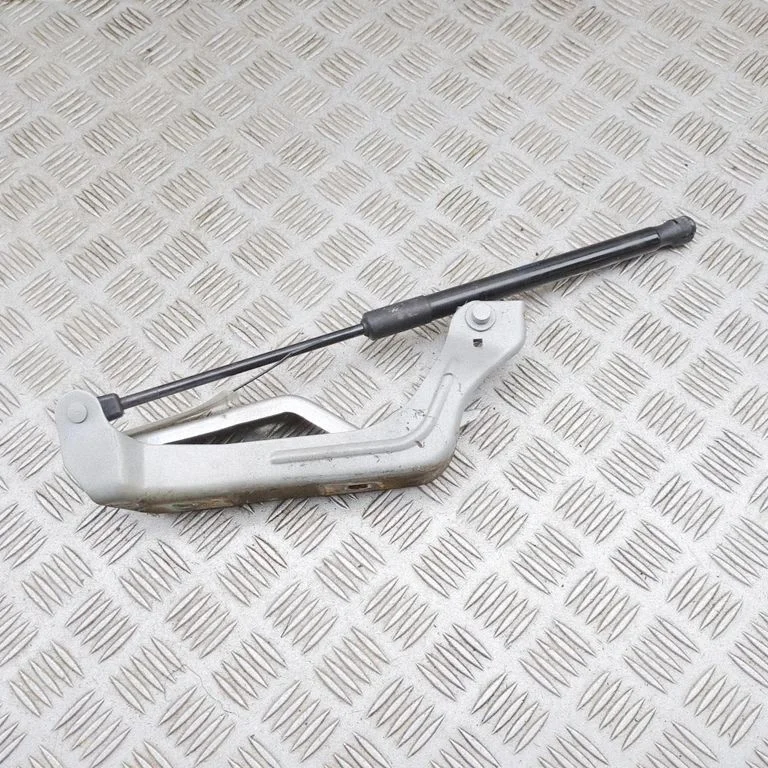 Engine bonnet/hood hinges – Maserati Ghibli (2013-)