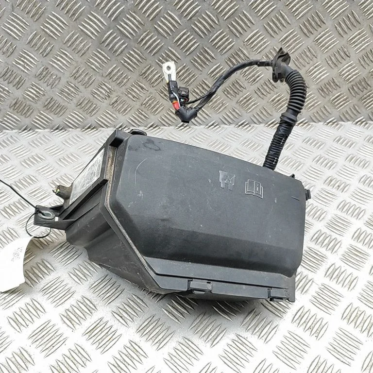 Fuse box set JK7214A076AA