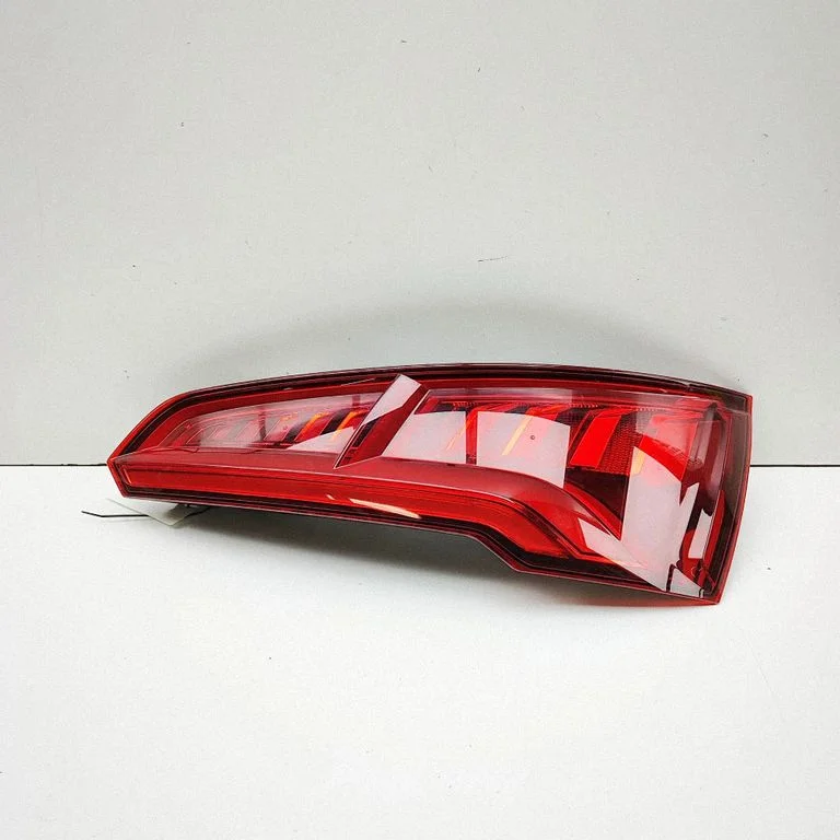 Lampa tylna w błotniku – prawa