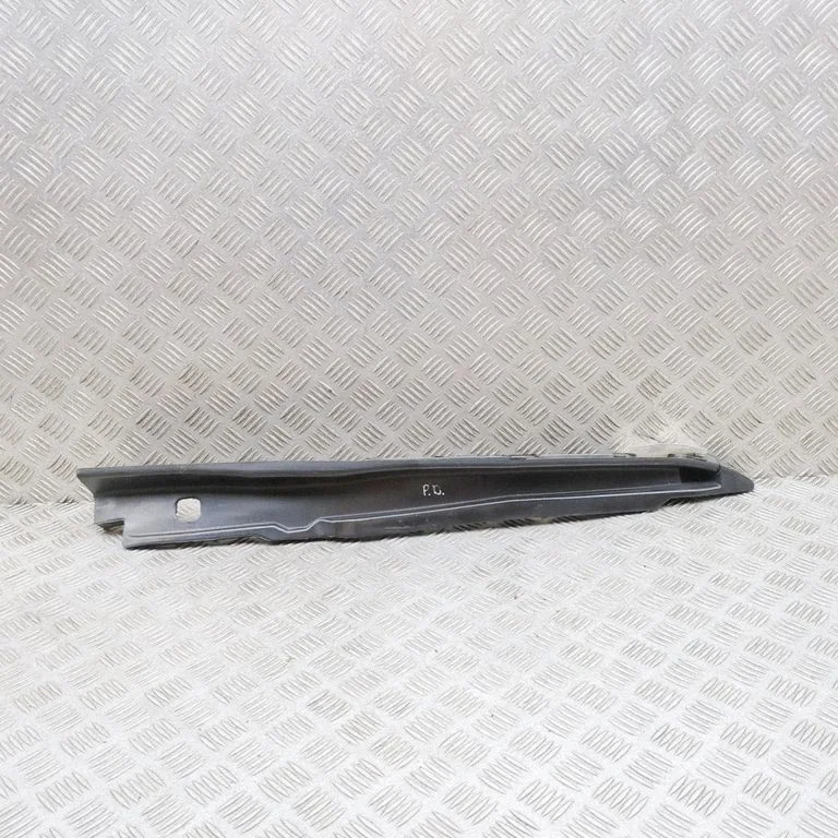 Fender trim (molding) – Maserati Ghibli (2013-)