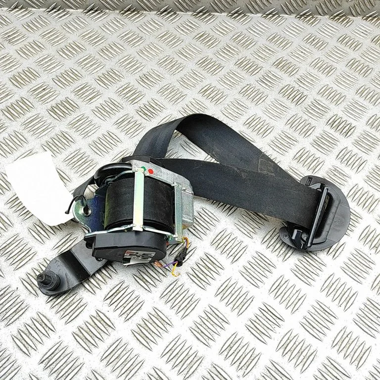 Front seatbelt BJ32611B09CD